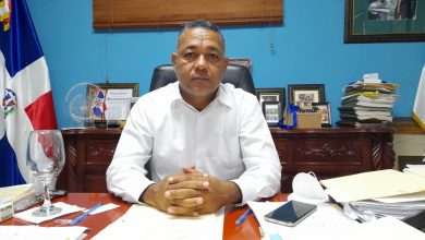 Photo of Alcalde de Boca Chica pide intervención de Abinader ante amenazas de desalojar a 15 mil familias